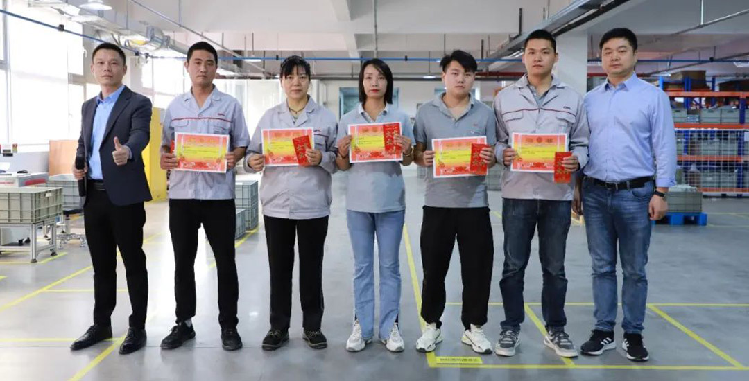 金萊勒生產(chǎn)管理部月度表彰大會(huì)。 金萊勒生產(chǎn)管理部月度表彰大會(huì)。