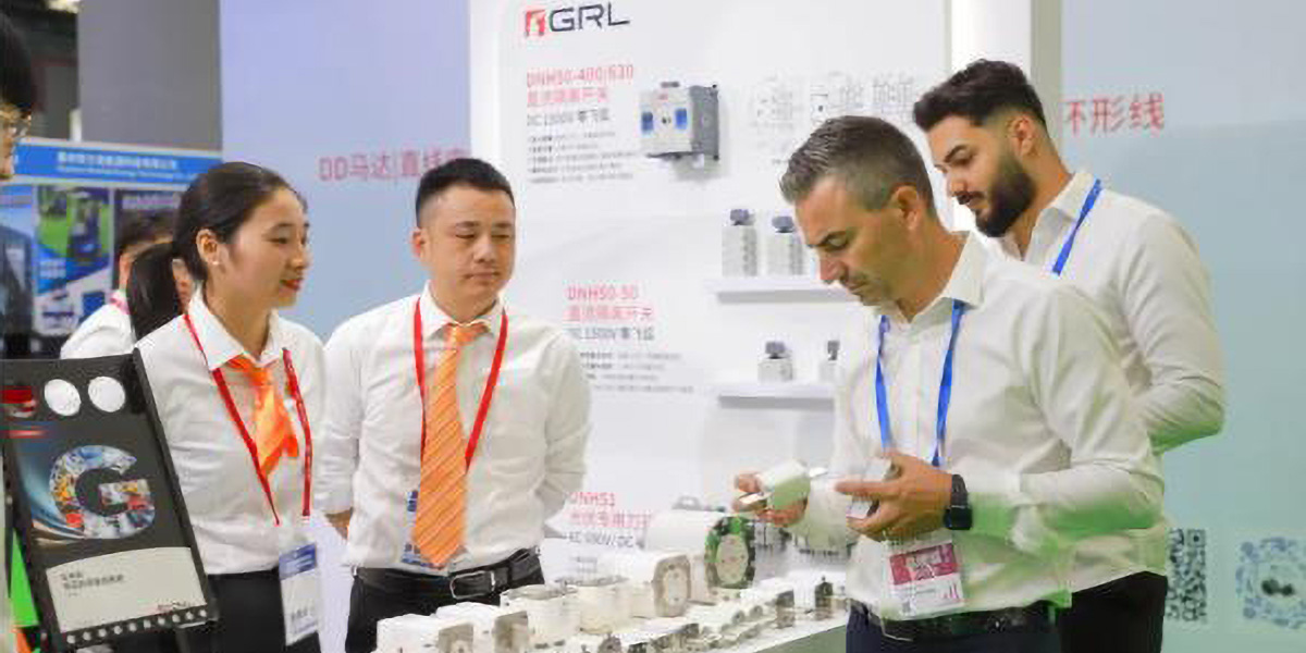 1727599858861214.jpg 2006.jpg